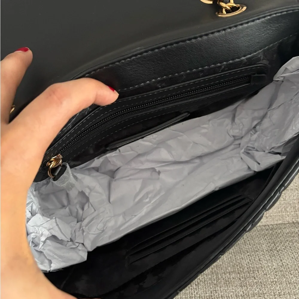 Karl Lagerfeld Black Quilted Chain Shoulder Bag - Picture 7 of 9